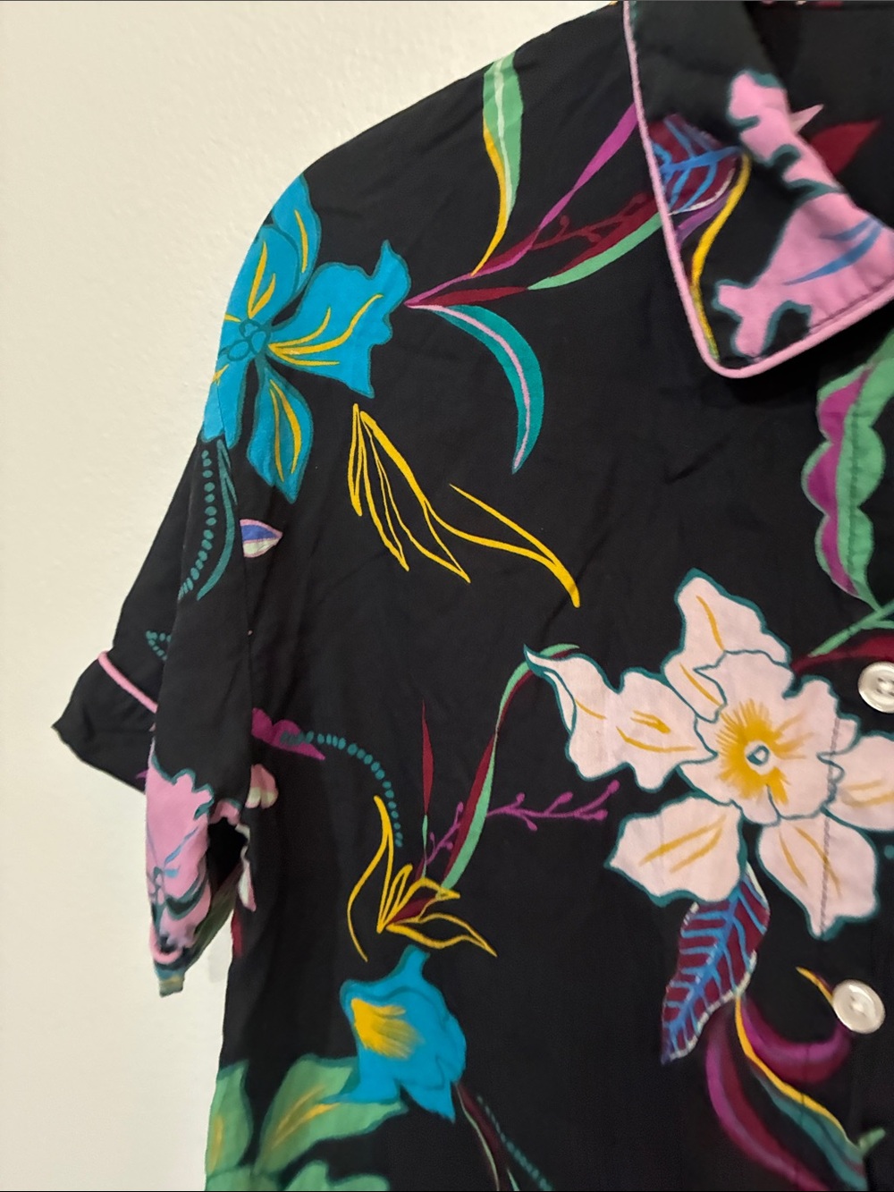 stars above Black Floral Short-Sleeve Button-Up Pajama Top - Picture 4 of 8